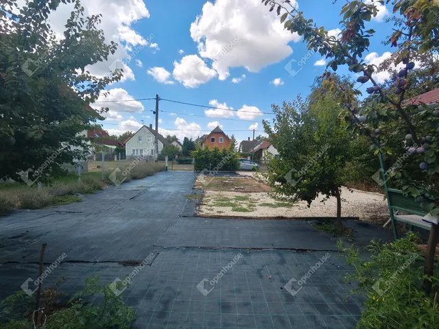 Eladó telek Borgáta 350 nm