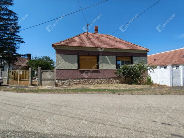 Eladó ház Pápoc 108 nm