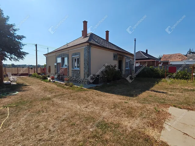 Eladó ház Hosszúpereszteg 100 nm
