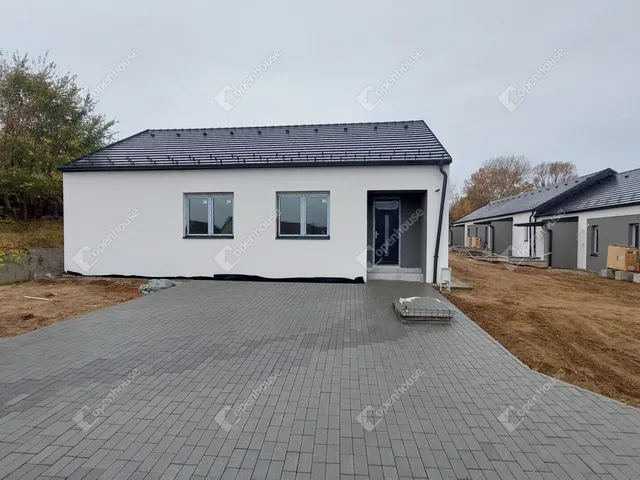 Eladó ház Tatabánya, Kertváros 90 nm