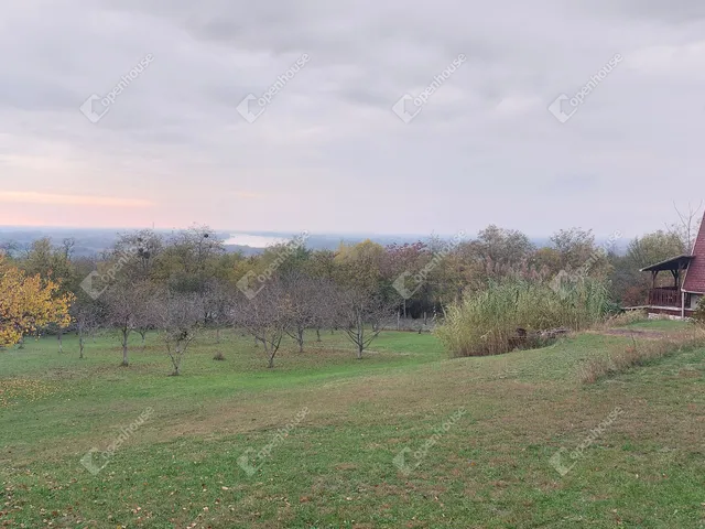 Eladó telek Dunaalmás 3815 nm