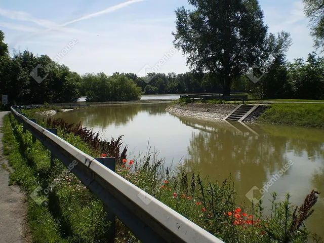 Eladó telek Budakalász 330 nm