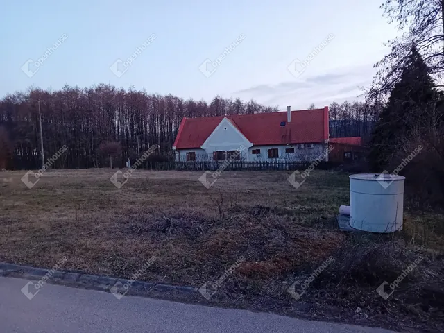 Eladó telek Vértessomló 911 nm