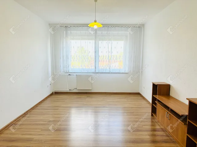 Eladó lakás Oroszlány 53 nm