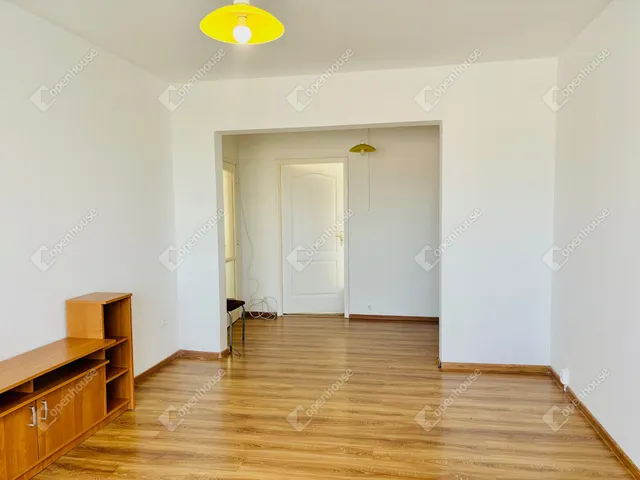 Eladó lakás Oroszlány 53 nm