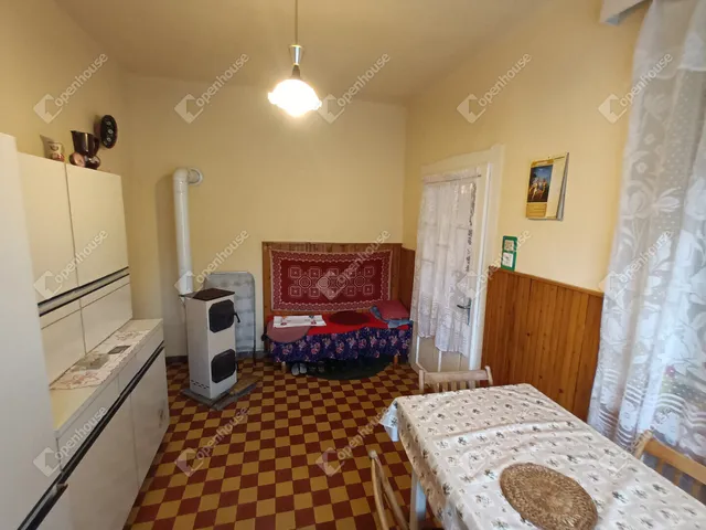 Eladó ház Lábatlan 89 nm