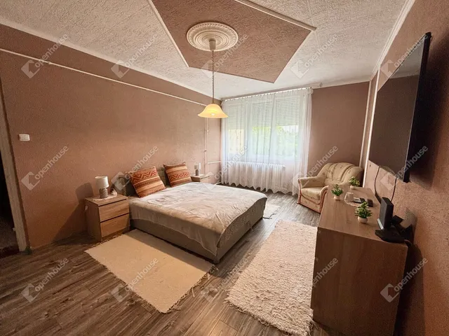Eladó lakás Tatabánya, Dózsakert 56 nm