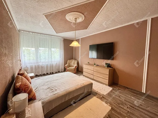Eladó lakás Tatabánya, Dózsakert 56 nm