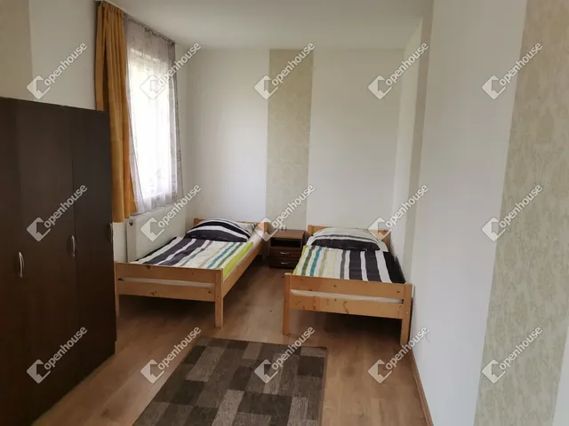Kiadó lakás Tata, Kertváros 112 nm