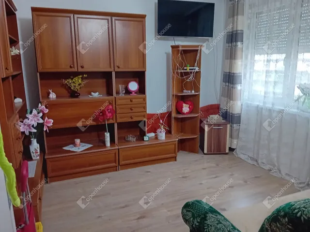 Eladó lakás Tatabánya, Dózsakert 56 nm