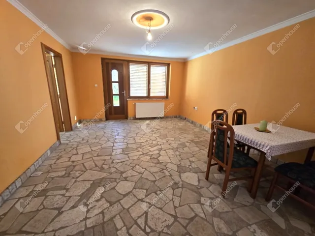 Eladó ház Komárom, Koppánymonostor 234 nm