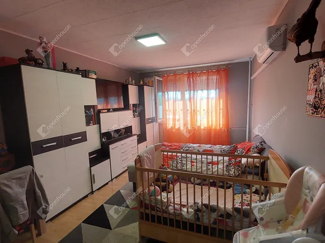 Eladó lakás Oroszlány 62 nm