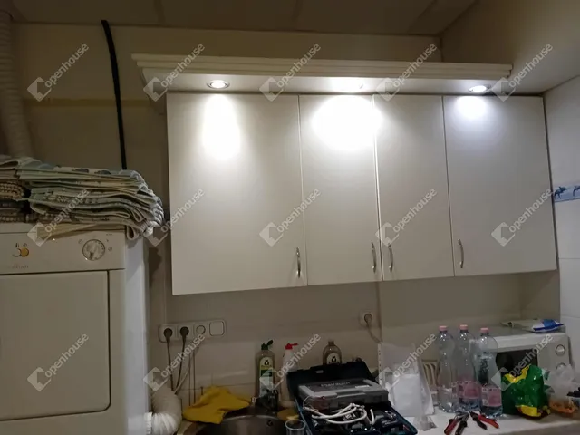 Eladó kereskedelmi és ipari ingatlan Tatabánya, Újváros 236 nm
