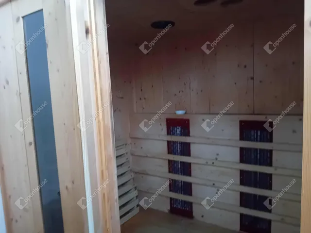 Eladó kereskedelmi és ipari ingatlan Tatabánya, Újváros 236 nm