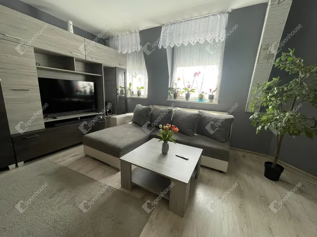 Eladó lakás Tatabánya, Óváros 118 nm