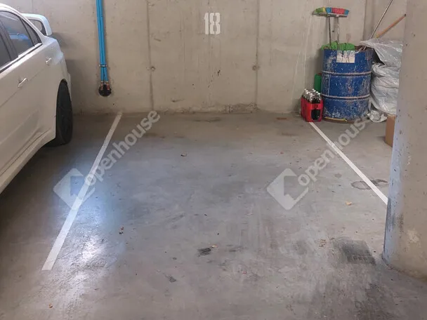 Kiadó garázs Tata 13 nm