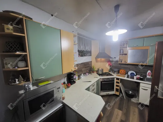 Eladó ház Mogyorósbánya 130 nm