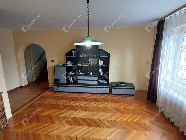 Eladó ház Vértesszőlős 180 nm