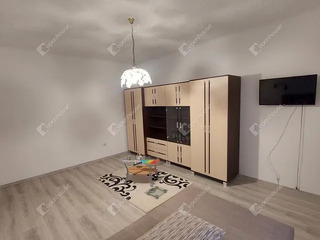 Eladó lakás Oroszlány 35 nm