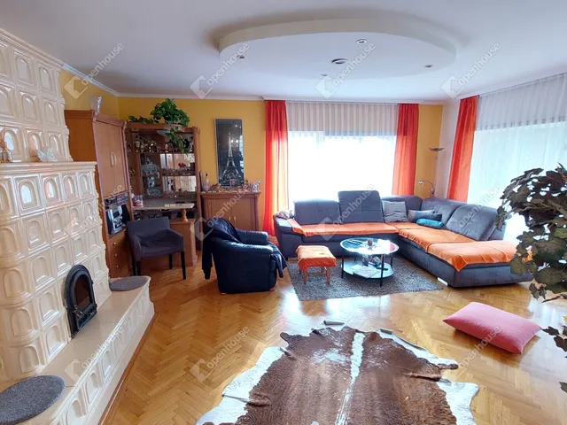 Eladó ház Tatabánya, Kertváros 241 nm