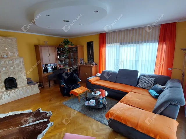 Eladó ház Tatabánya, Kertváros 241 nm