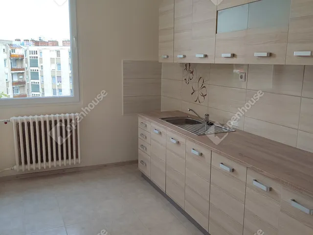 Eladó lakás Tatabánya, Kertváros 56 nm