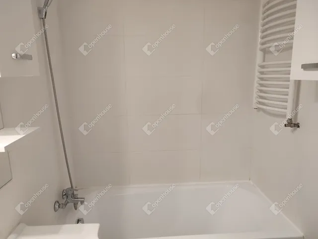 Eladó lakás Tatabánya, Sárberki lakótelep 67 nm