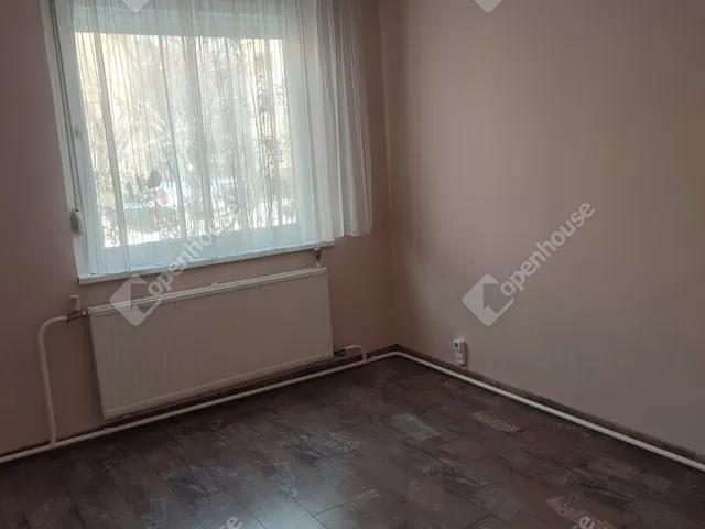 Eladó lakás Tatabánya, Sárberki lakótelep 67 nm