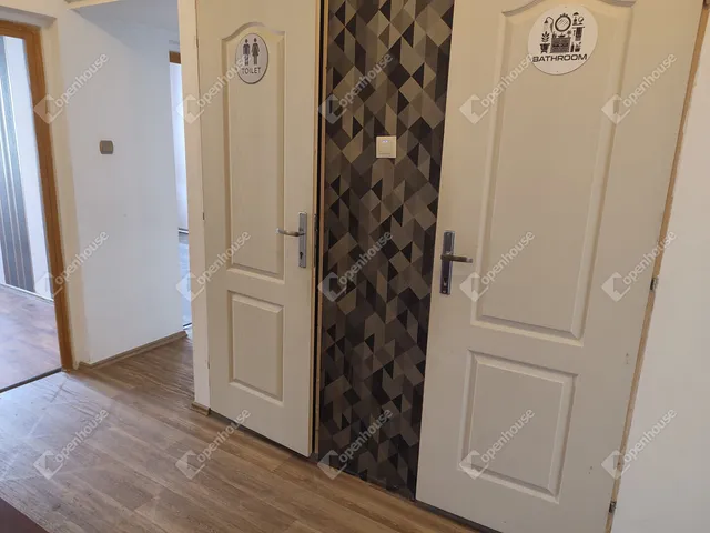 Eladó lakás Tatabánya, Sárberki lakótelep 67 nm