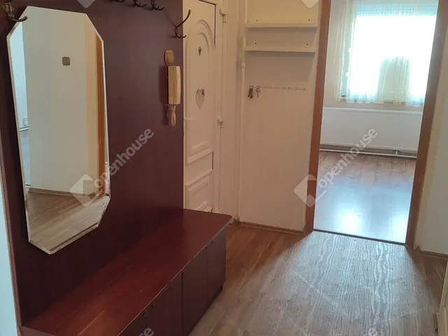 Eladó lakás Tatabánya, Sárberki lakótelep 67 nm