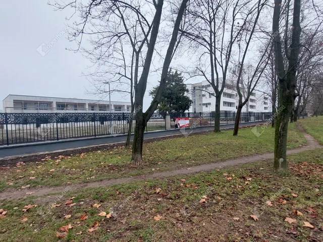 Eladó lakás Komárom 45 nm