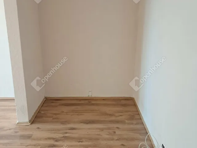 Eladó lakás Tatabánya, Bánhidai lakótelep 53 nm