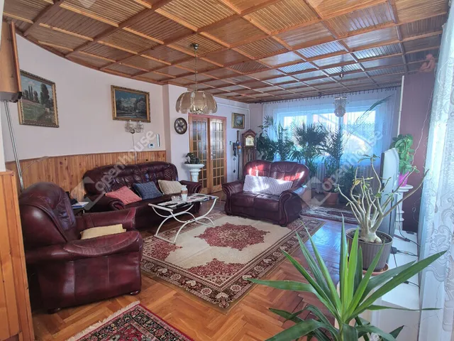 Eladó ház Kisbér 231 nm