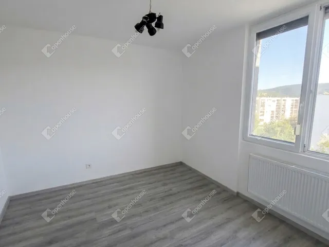 Eladó lakás Tatabánya, Dózsakert 54 nm