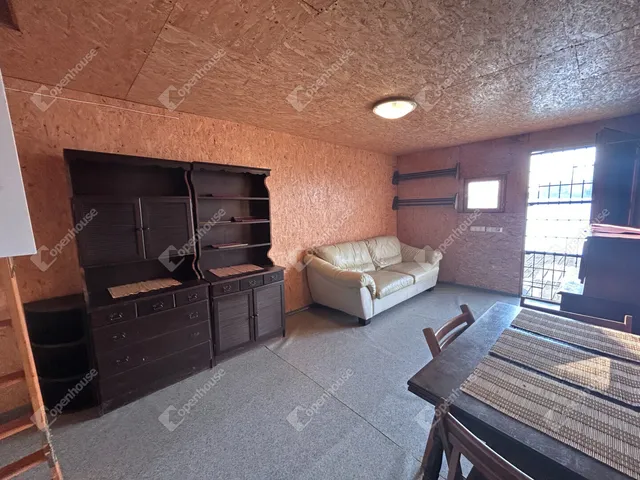 Eladó üdülő és hétvégi ház Oroszlány 65 nm