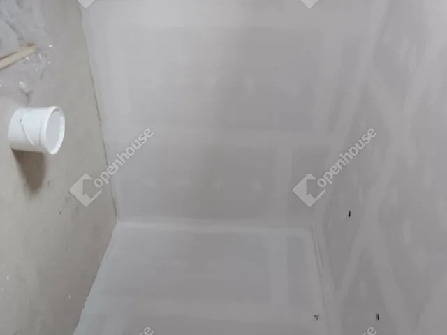 Eladó lakás Neszmély 36 nm