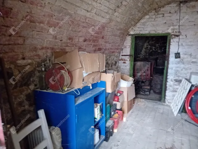 Eladó telek Környe 120 nm