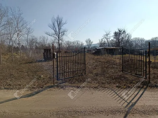 Eladó telek Tatabánya 720 nm