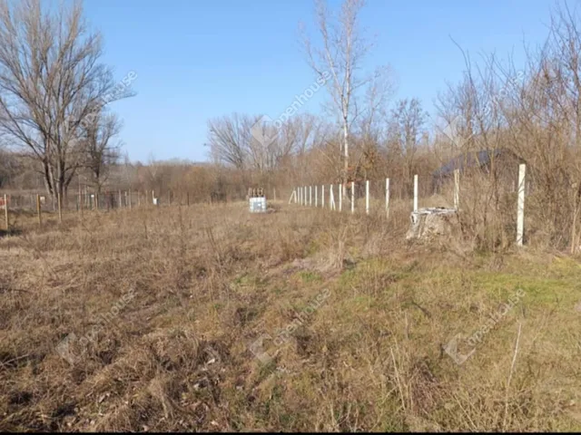 Eladó telek Tatabánya 720 nm