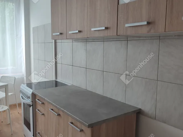 Eladó kereskedelmi és ipari ingatlan Tatabánya, Óváros 2039 nm