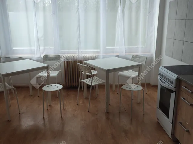 Eladó kereskedelmi és ipari ingatlan Tatabánya, Óváros 2039 nm