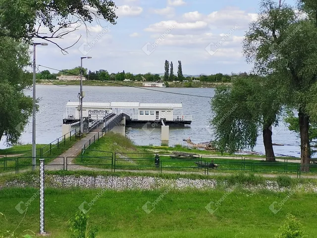 Eladó kereskedelmi és ipari ingatlan Lábatlan 397 nm