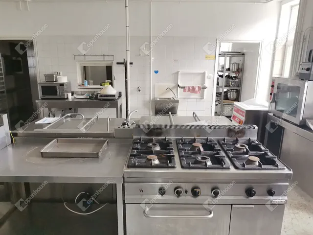 Eladó kereskedelmi és ipari ingatlan Lábatlan 397 nm