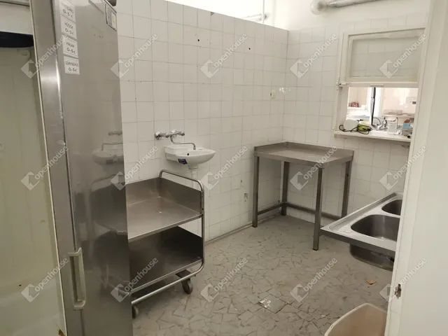 Eladó kereskedelmi és ipari ingatlan Lábatlan 397 nm