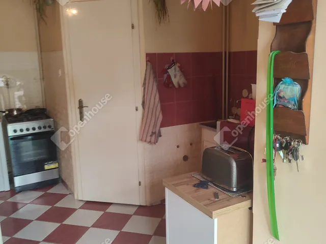 Kiadó ház Naszály 148 nm
