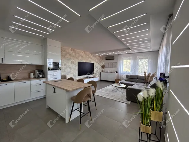 Eladó lakás Tatabánya, Újváros 73 nm