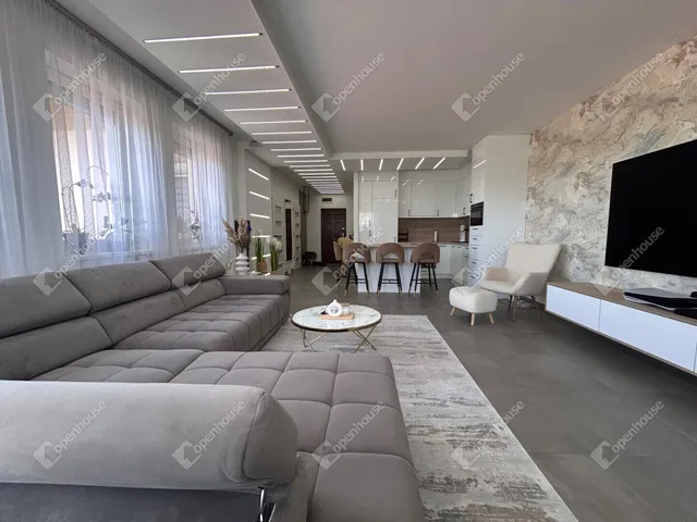 Eladó lakás Tatabánya, Újváros 73 nm