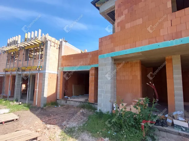 Eladó ház Tatabánya, Dózsakert 146 nm