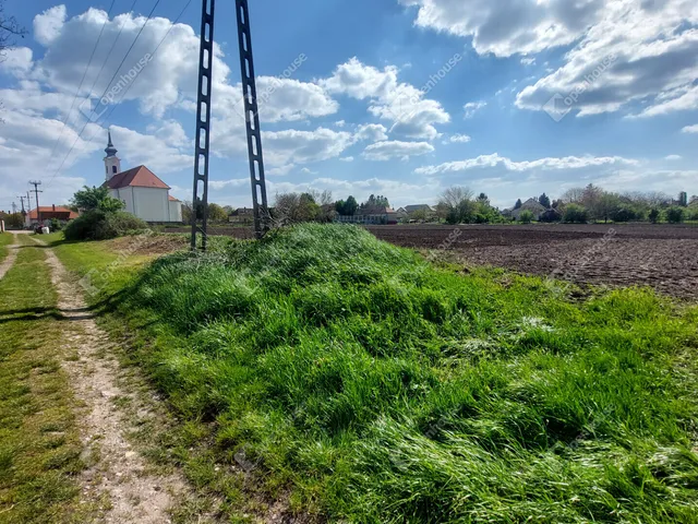 Eladó telek Császár 1256 nm