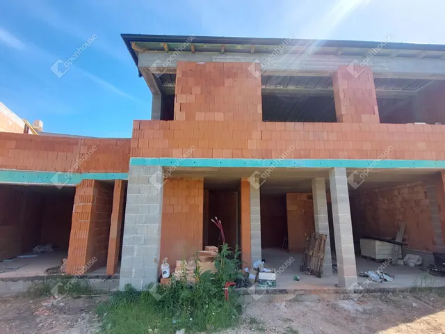 Eladó ház Tatabánya, Dózsakert 146 nm